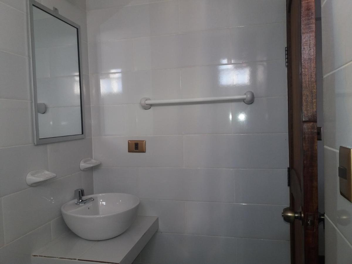 Hostal Jerian Uyuni Esterno foto